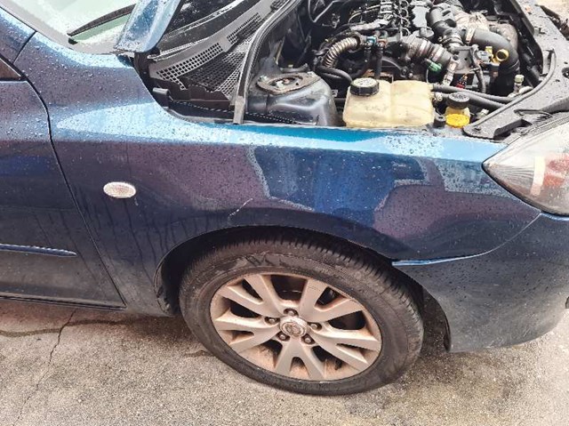 Błotnik Mazda 3