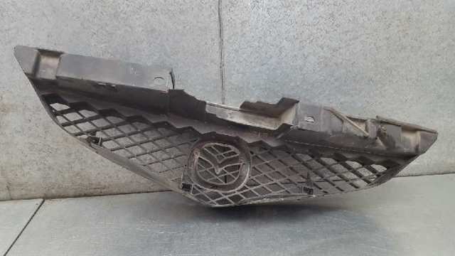 Atrapa chłodnicy Mazda Premacy CP