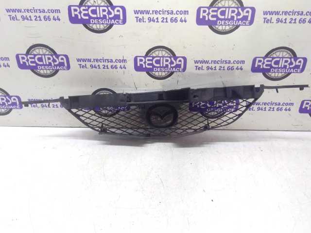 Atrapa chłodnicy Mazda Premacy CP