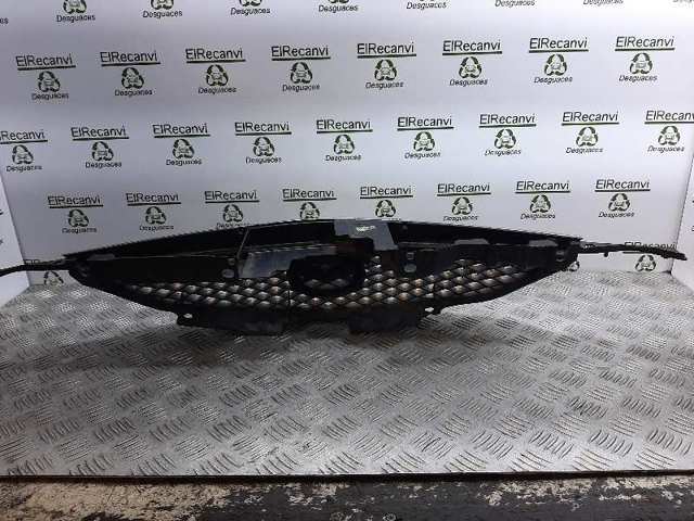 Atrapa grill Mazda Premacy