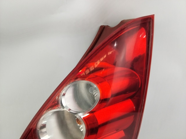 Lampa zespolona tylna prawa C23551150 MAZDA