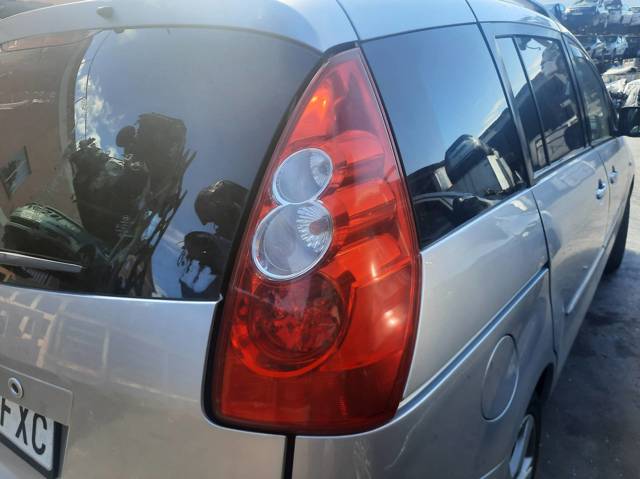 Lampa zespolona tylna prawa C23551150 MAZDA