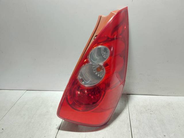Lampa zespolona tylna prawa C23551150 MAZDA