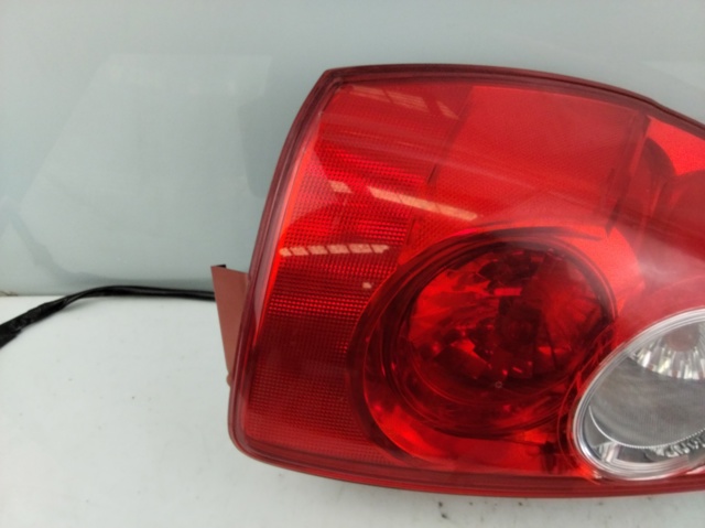 Lampa zespolona tylna lewa C23551160 MAZDA