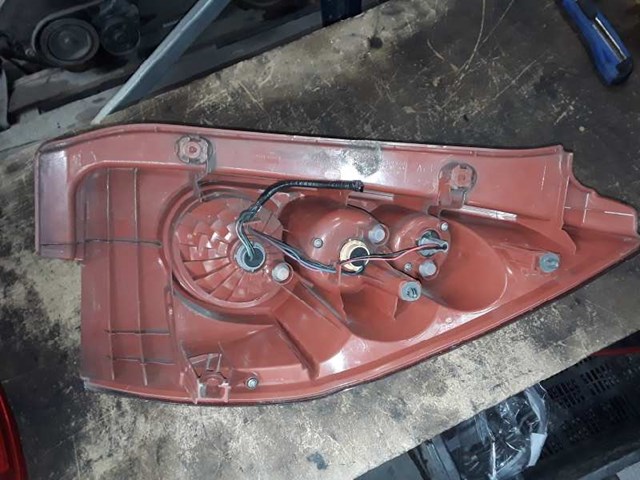 Lampa zespolona tylna lewa C23551160 MAZDA