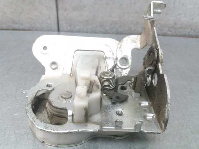 Zamek drzwi tylnych prawych C23572310G MAZDA