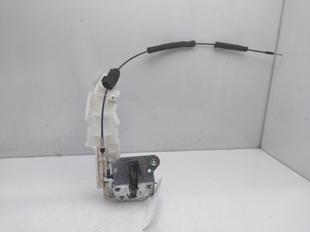 Zamek drzwi tylnych prawych C23572310G MAZDA