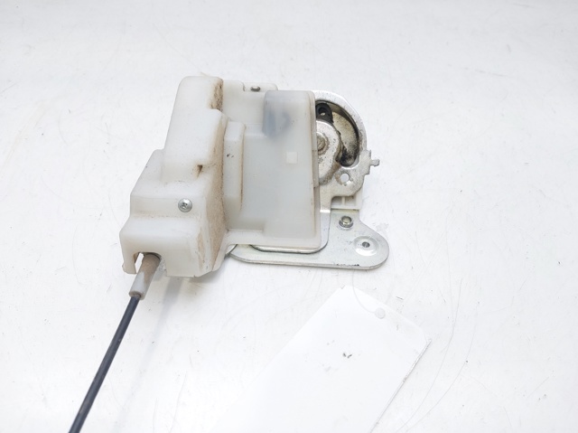 Zamek drzwi tylnych prawych C23572310G MAZDA
