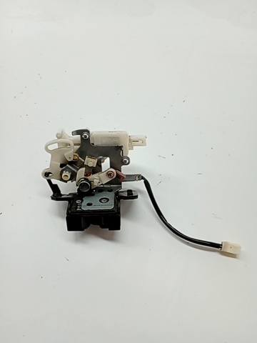 Zamek klapy bagażnika (3/5 drzwi tylnych) C24362310A MAZDA