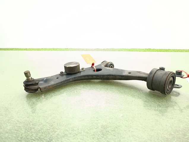 Wahacz zawieszenia przedniego dolny lewy C51334350 MAZDA