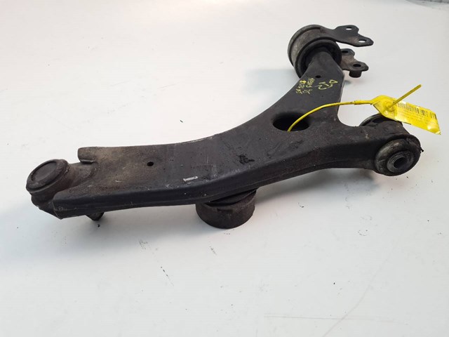 Wahacz zawieszenia przedniego dolny lewy CC3034350E MAZDA