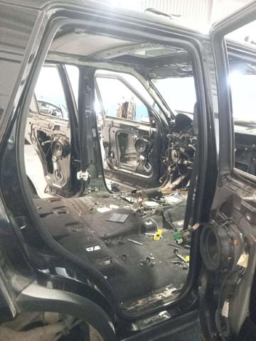 Uszczelniacz drzwi tylnych (na karoserii) CGE000791 LAND ROVER