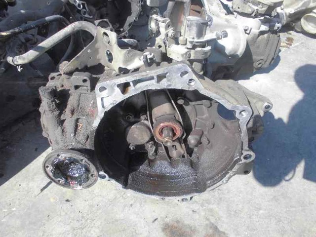 Kupić Mechaniczna skrzynia biegów w komplecie Volkswagen Golf III 1H1 w dobrej cenie