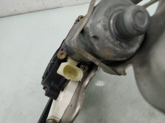 Mechanizm podnoszenia szyby drzwi przednich lewych CUH000192 LAND ROVER