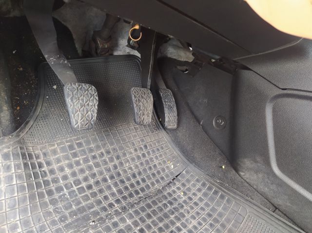 Cylinder sprzęgła główny CV217A543BA FORD