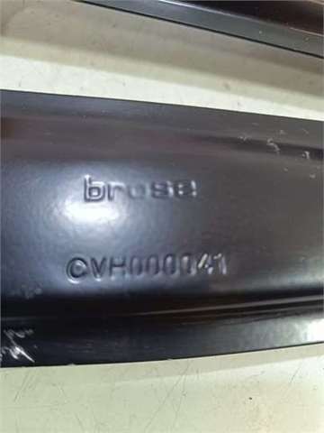 Mechanizm podnoszenia szyby drzwi tylnych prawych CVH000041 LAND ROVER