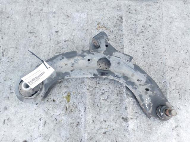Wahacz zawieszenia przedniego dolny prawy D10E34300 MAZDA