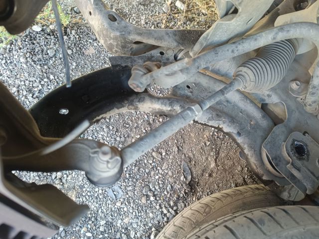 Wahacz zawieszenia przedniego dolny lewy D10E34350 MAZDA