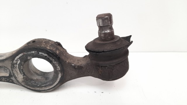 Wahacz zawieszenia przedniego dolny prawy D20134300E MAZDA