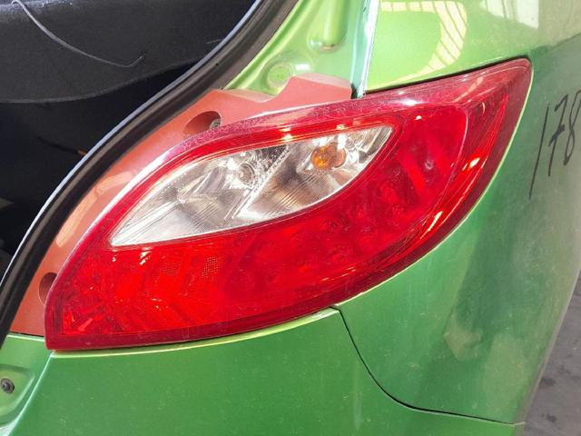 Lampa zespolona tylna prawa D65151150M MAZDA