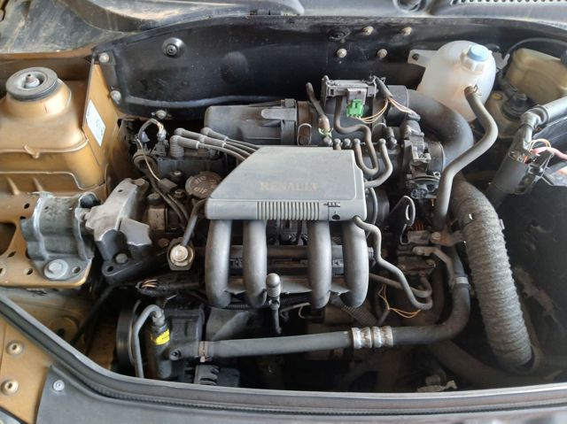 Silnik w komplecie do Renault Clio SB0