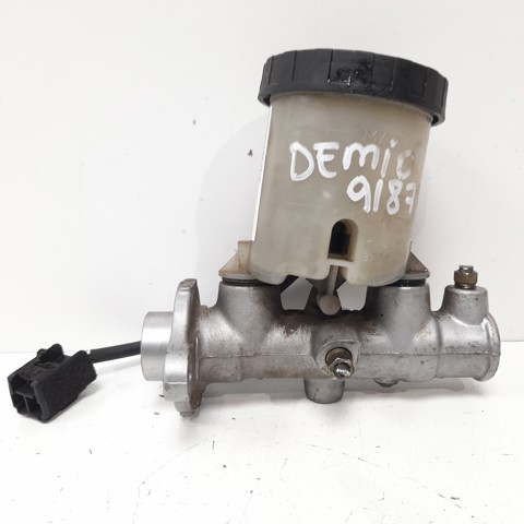 Główny cylinder hamulców Mazda Demio DW