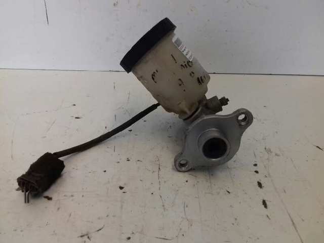 Główny cylinder hamulców Mazda Demio DW