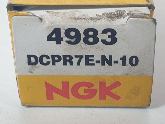 Świeca zapłonowa DCPR7EN10 FIAT