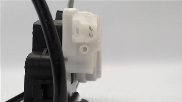 Zamek klapy bagażnika (3/5 drzwi tylnych) Mazda 2 1 DY