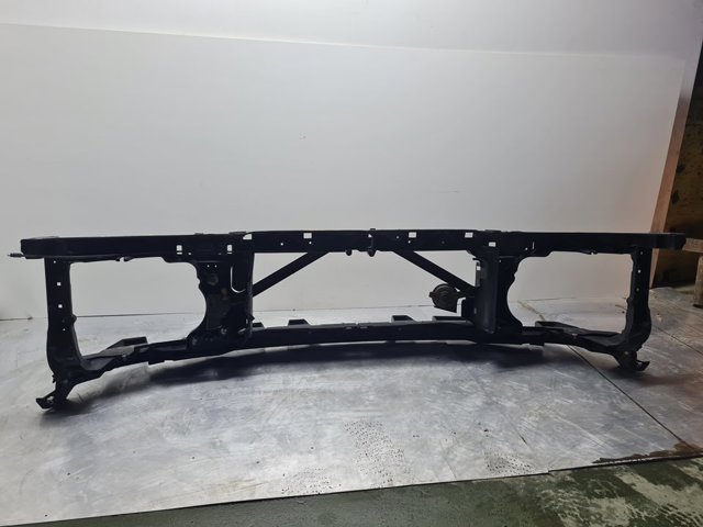 Wspornik zderzaka przedniego lewy DPN500051 LAND ROVER