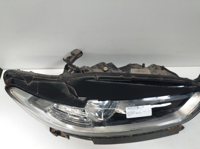 Reflektor prawy Ford Mondeo 5 CD