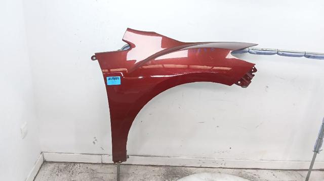 Błotnik przedni prawy E22152110E MAZDA