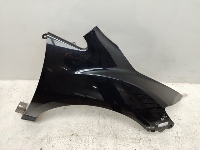 Błotnik przedni prawy E22152110E MAZDA
