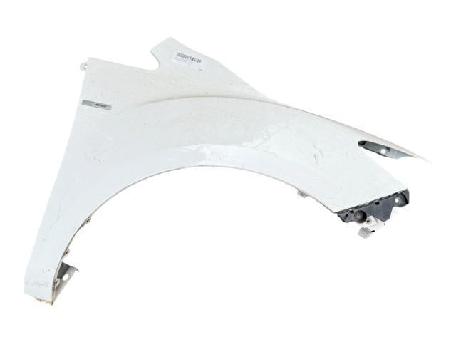 Błotnik przedni prawy E22152110F MAZDA