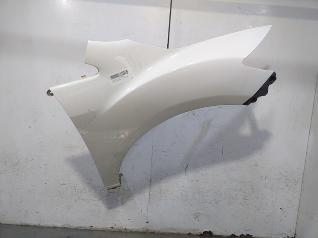 Błotnik przedni prawy E22152110F MAZDA
