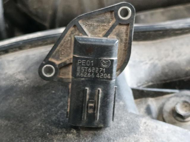 Czujnik przepływu powietrza, przepływomierz powietrza M.A.F. E5T62271 MAZDA