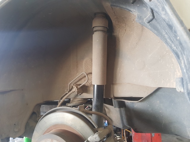 Amortyzator tylny E62103NL0A NISSAN