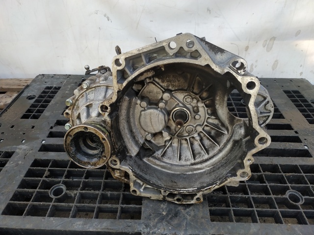 Mechaniczna skrzynia biegów w komplecie EAY VAG