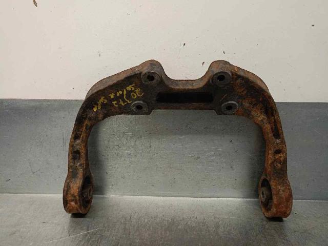 Silentblock trawersu do mocowania tylnego reduktora tylny EG252869XA MAZDA