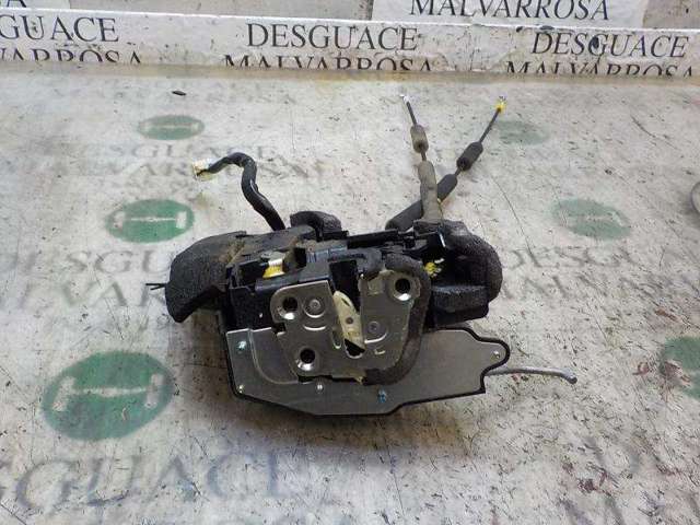 Zamek drzwi tylnych prawych EH1472310E MAZDA