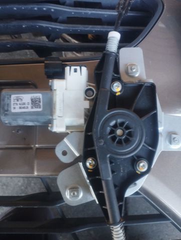 Mechanizm podnoszenia szyby drzwi przednich lewych ET76A23201CD FORD