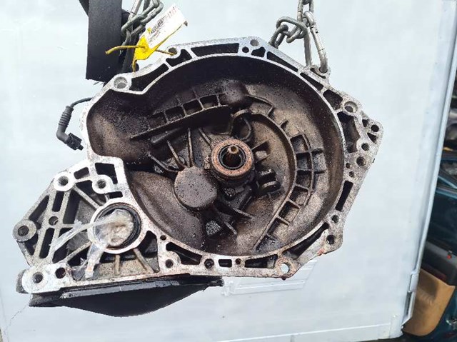 Mechaniczna skrzynia biegów w komplecie F13C394 OPEL
