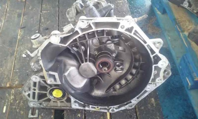 Mechaniczna skrzynia biegów w komplecie F13C394 OPEL