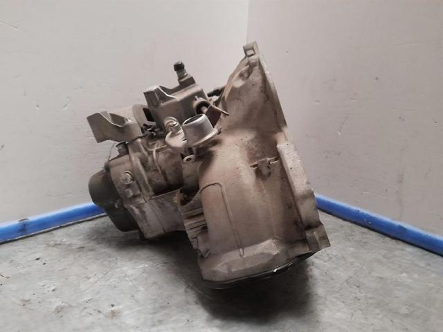 Mechaniczna skrzynia biegów w komplecie F13C418 OPEL