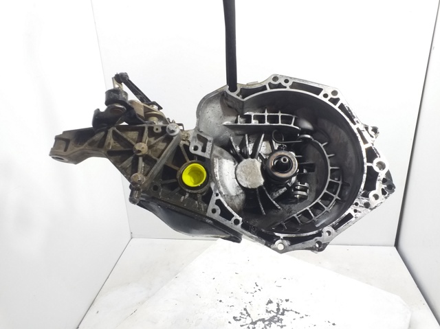 Mechaniczna skrzynia biegów w komplecie F13C418 OPEL