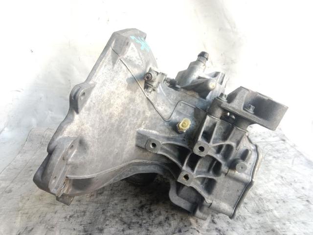 Mechaniczna skrzynia biegów w komplecie F17C374 OPEL