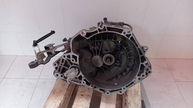 Mechaniczna skrzynia biegów w komplecie F17C374 OPEL