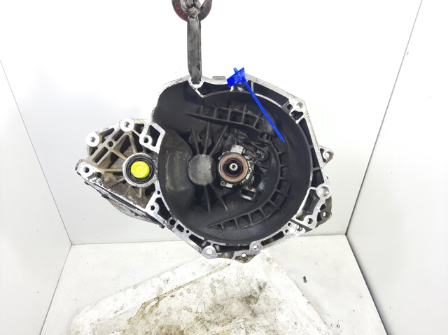 Mechaniczna skrzynia biegów w komplecie F17C374 OPEL