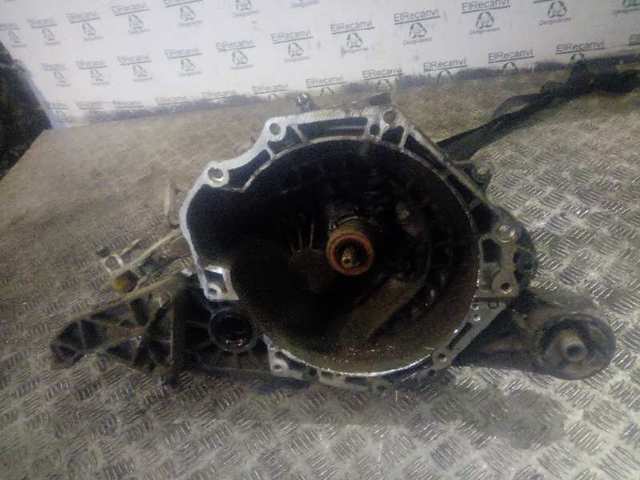 Mechaniczna skrzynia biegów w komplecie F17C374 OPEL