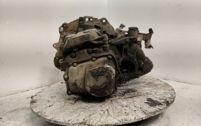 Mechaniczna skrzynia biegów w komplecie F17W355 OPEL